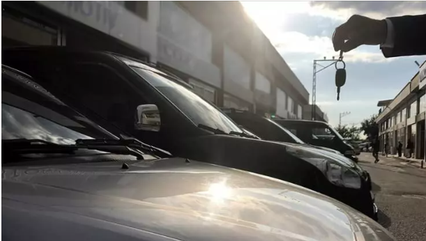 Foto - Fiyatı gören bayilere koşuyor! Fiat Egea'dan bile daha ucuz