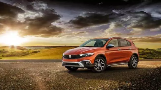 Foto - Fiyatı gören bayilere koşuyor! Fiat Egea'dan bile daha ucuz