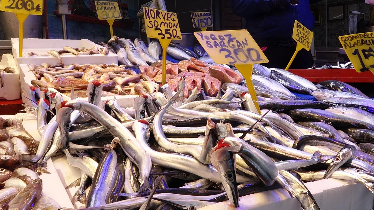 Foto - Fiyatlar çok uygun! Trabzon’da balık tezgahları mutlu etti