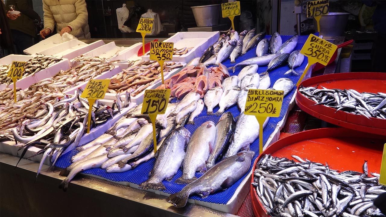 Foto - Fiyatlar çok uygun! Trabzon’da balık tezgahları mutlu etti