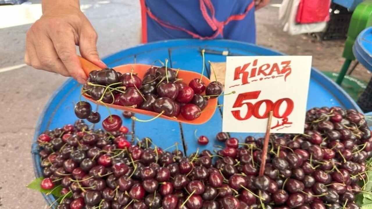 Foto - Fiyatlar düşmüyor artıyor! Vatandaş tezgahtaki kiraza uzaktan bakıyor