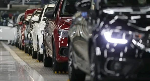 Foto - Fiyatlar düştü satış rüzgarı esti! İşte 2023 yılında en çok satış yapan araba markaları...