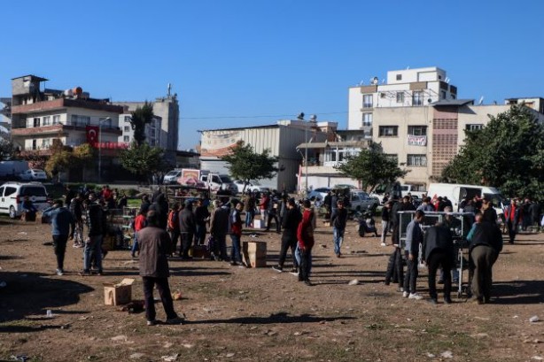 Foto - Fiyatları binlerce liraya çıkıyor... 2023'ün ilk gününde güvercinler için buluştular