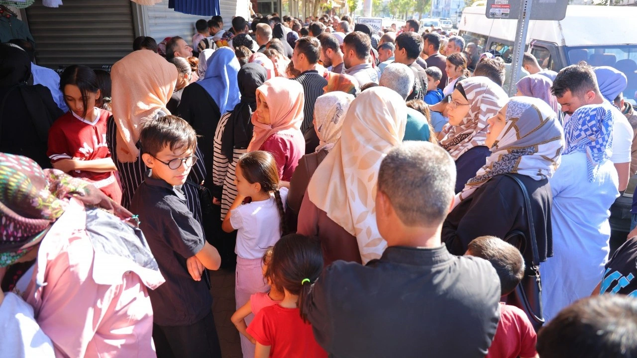 Foto - Fiyatları duyan oraya koştu! Mağazada büyük izdiham