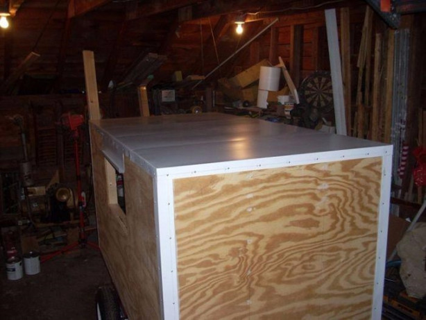 Foto - Fiyatları yüksek bulunca kendi karavanını yaptı!