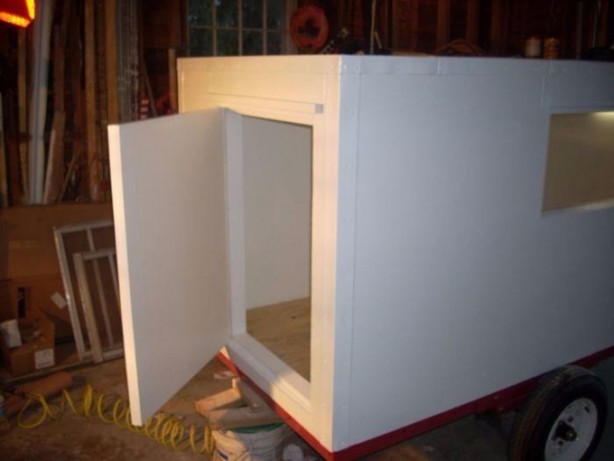 Foto - Fiyatları yüksek bulunca kendi karavanını yaptı!