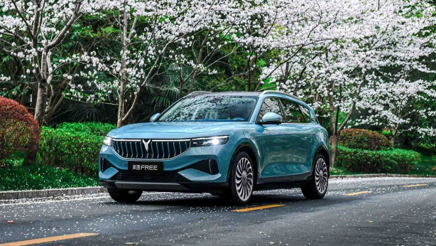 Fiyatlarını gören şaşırıyor! Çi̇n’i̇n elektri̇kli̇ otomobi̇li̇ Türki̇ye’de