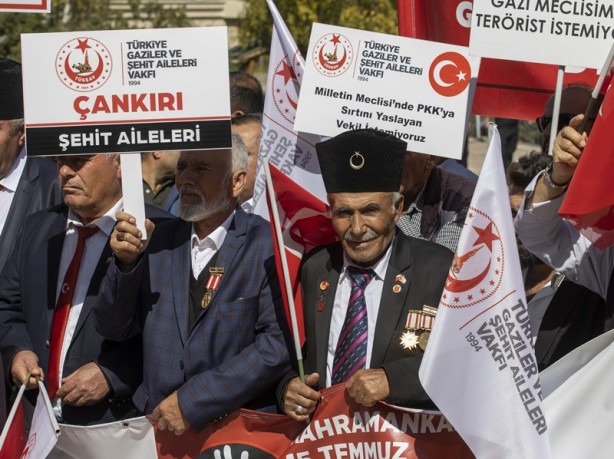 Foto - Flaş çağrı: HDP'li vekilleri idam edin