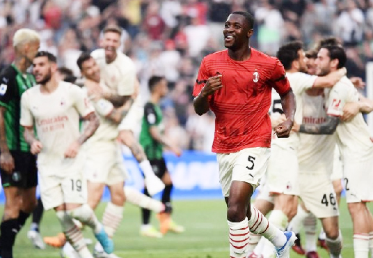 Foto - Flaş gelişme böyle duyuruldu... Galatasaray'a sürpriz sol bek!