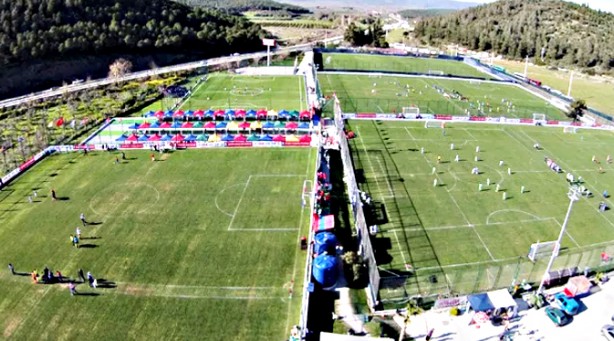 Foto - Flaş gelişme: Futbolcu yetiştiren fabrikaydı! Ve büyük fiyasko...