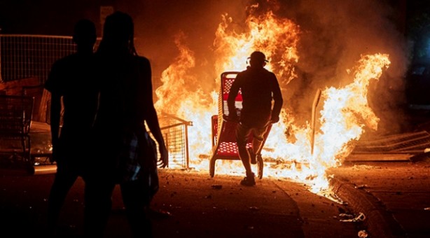 Flaş iddia: ABD Başkanı Trump sığınağa götürüldü