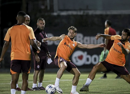 Foto - Flaş karar! Az önce tüm Türkiye’ye duyuruldu: Galatasaray'da kimsenin beklemediği ayrılık! Geri dönüyor...