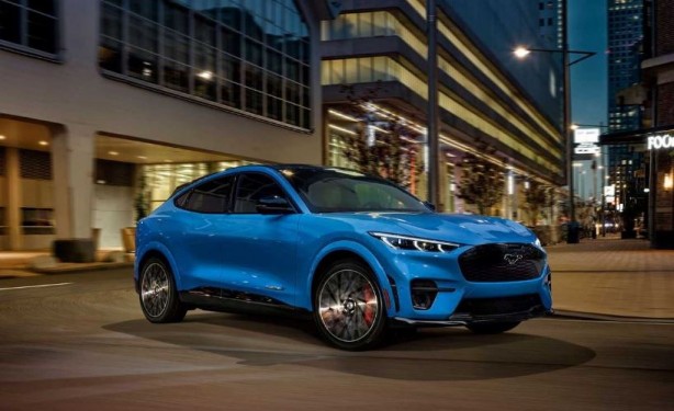 Foto - Ford efsanesi elektriklenip Türkiye'ye geldi! İşte fiyatı ve özellikleri