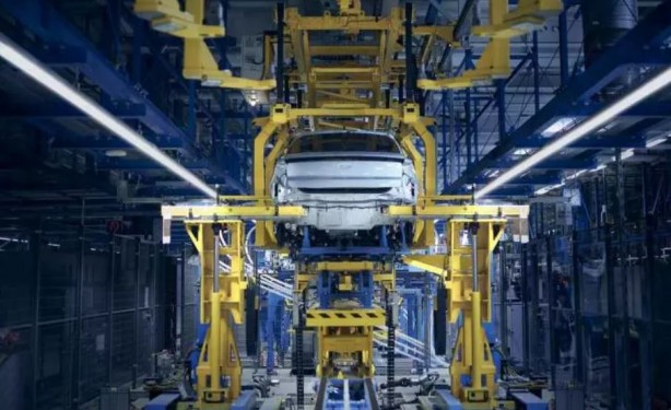 Ford havlu attı! Çin rekabetine dayanamıyor