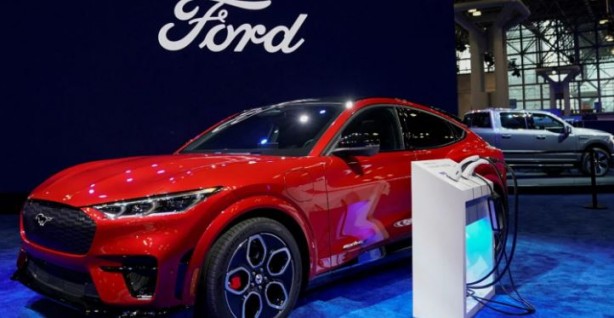 Ford tam elektrikli otomobilde havlu attı! Tüm planlarını değiştirdi