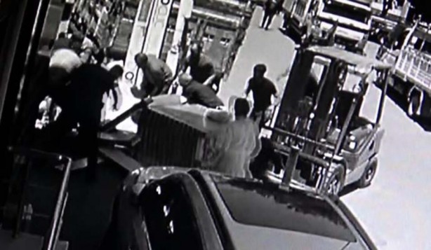 Foto - Forkliftten devrilen paletlerin altında kalan liseli Ahmet, toprağa verildi