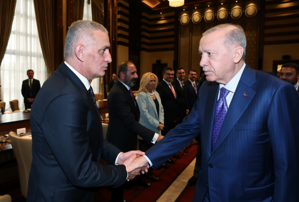 Foto - Formadaki unvan dikkat çekti! Hacıosmanoğlu, Başkan Erdoğan’ın huzurunda…