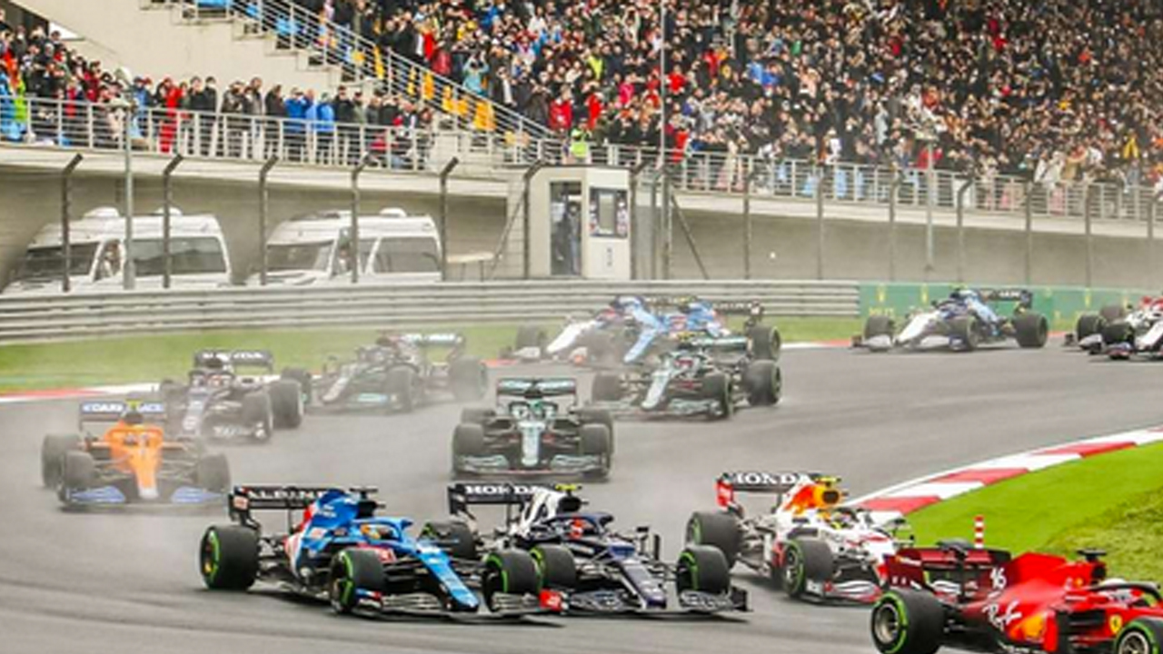 Foto - Formula 1 Türkiye’ye dönecek mi? En tepeden açıklama geldi! Yarışseverler ayağa kalkacak...