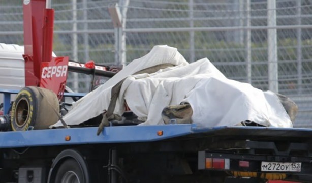 Foto - Formula 1'de feci kaza! 