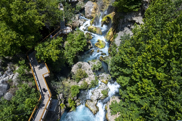 Fotoğraf meraklılarının yeni rotası: Yerköprü Şelalesi