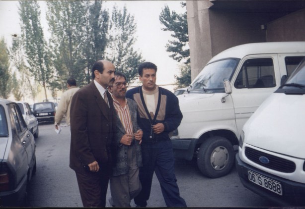 Foto - Fotoğraf ve hatıralarıyla Hasan Karakaya