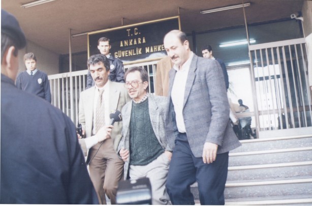 Fotoğraf ve hatıralarıyla Hasan Karakaya