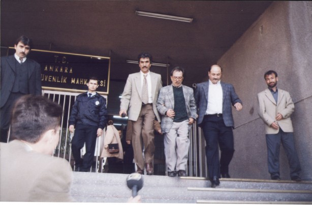 Foto - Fotoğraf ve hatıralarıyla Hasan Karakaya