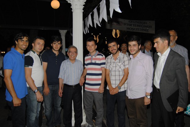 Foto - Fotoğraf ve hatıralarıyla Hasan Karakaya