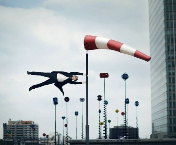  Fotoğraflara gerçeküstü bir boyut kazandırdı