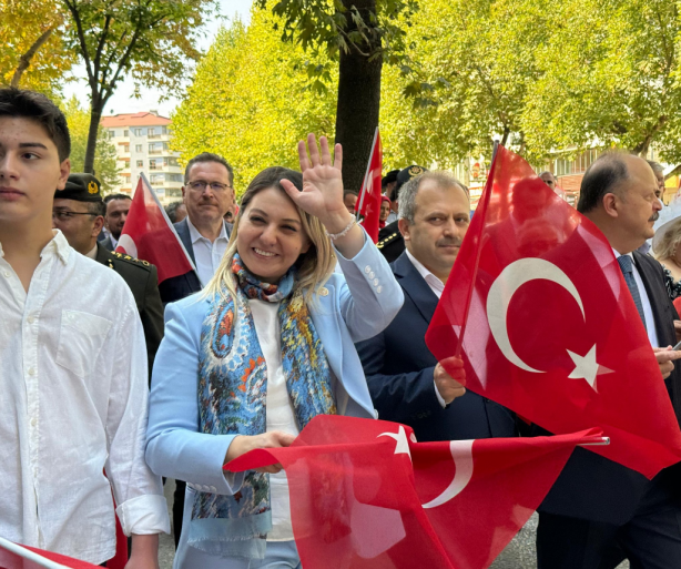 Foto - Fötr Şapka şakşakçıları! Ak Partili milletvekili de koroya dahil oldu