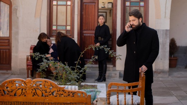 Foto - FOX TV'den "müjde" geldi! Ahlaksız sahneleriyle tepki çeken Zümrüdüanka dizisi final yapıyor