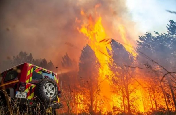 Foto - Fransa cayır cayır yanıyor! Yangın günlerdir söndürülemiyor