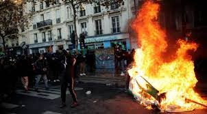Foto - Fransa karıştı, ortalık yangın yeri: ateş açtı! Eylem sonrası harekete geçti! Protestolar büyüyor