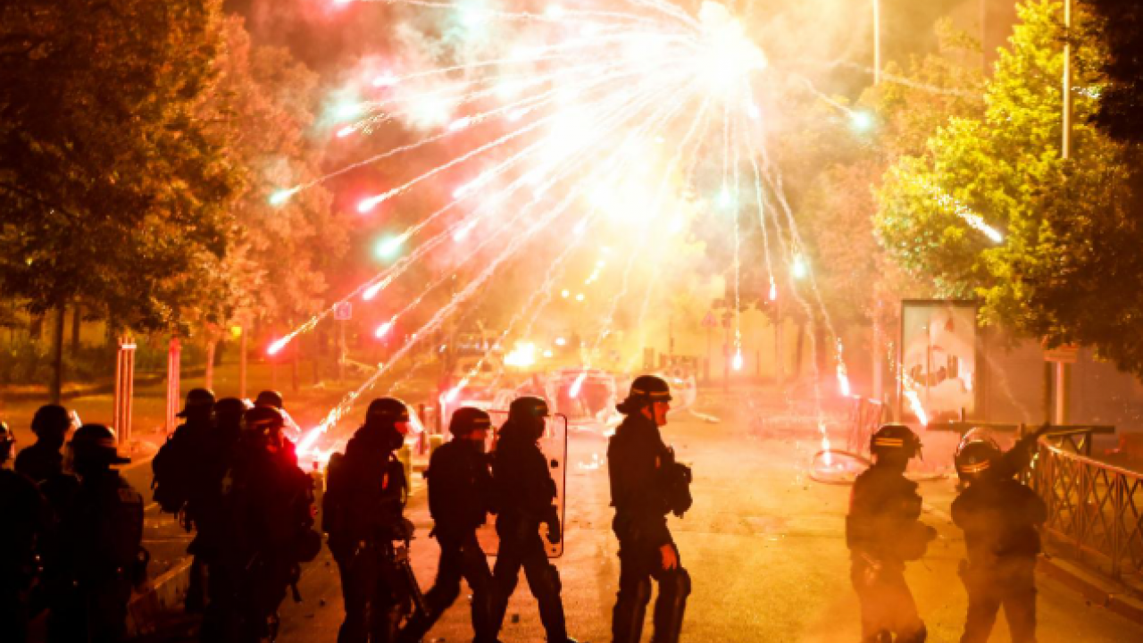 Foto - Fransa kaynıyor! Halk sokağa indi… Protestolarda yüzlerce gözaltı