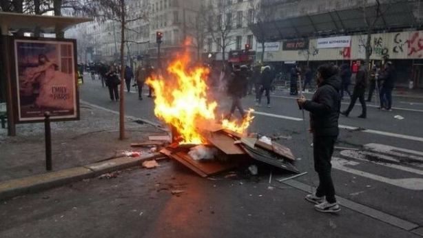 Foto - Fransa PKK kampına döndü!
