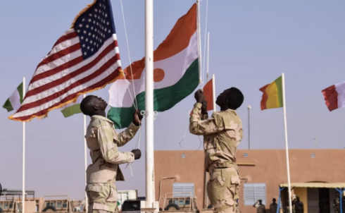 Foto - Fransa ve ABD'yi ülkeden kovdular! Hakan Fidan saatler içerisinde Nijer'de tarihi hamleyi yapacak