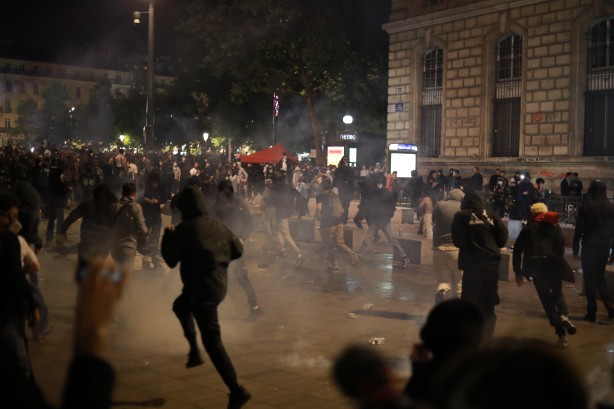 Foto - Fransa yangın yeri! Aşırı sağcılar ortalığı yakıp yıktı