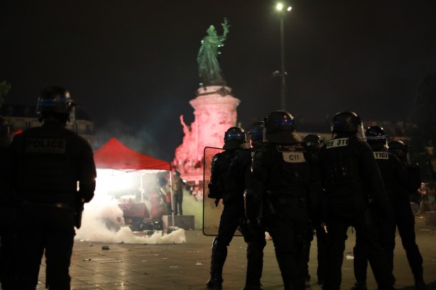 Foto - Fransa yangın yeri! Aşırı sağcılar ortalığı yakıp yıktı
