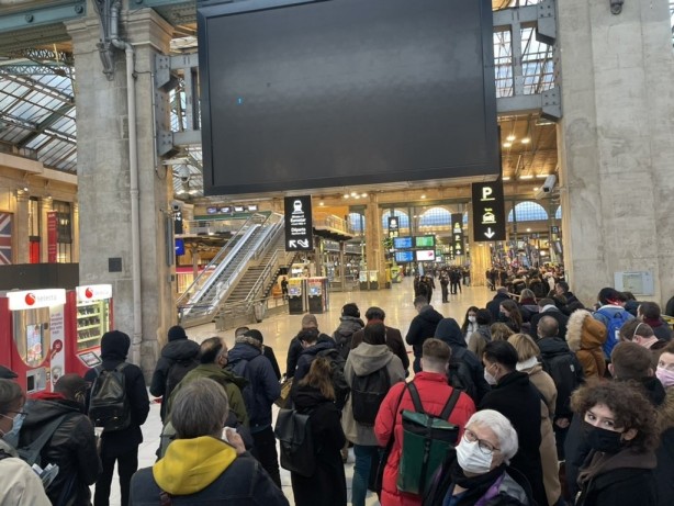 Foto - Fransa'da bir binada patlama! Ölüler var
