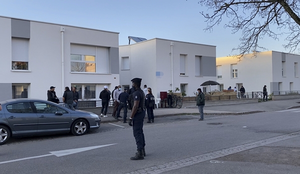 Foto - Fransa'da Ermenilerden Türk aileye alçak saldırı