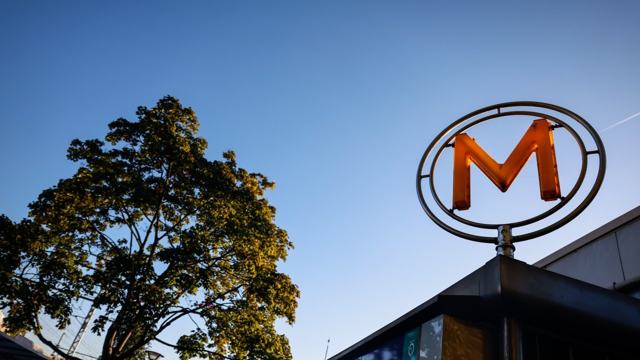 Foto - Öğretmen, eczacı, makinist ve nicesi… Sömürgeci Fransa’da hayat durdu