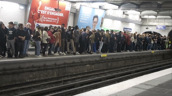 Foto - Fransa’da hayat pahalılığı protestosu! On binlerce kişi sokaklara döküldü
