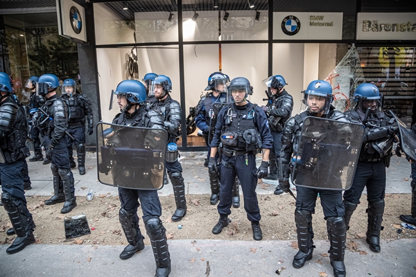 Foto - Fransa’da hayat pahalılığı protestosu! On binlerce kişi sokaklara döküldü
