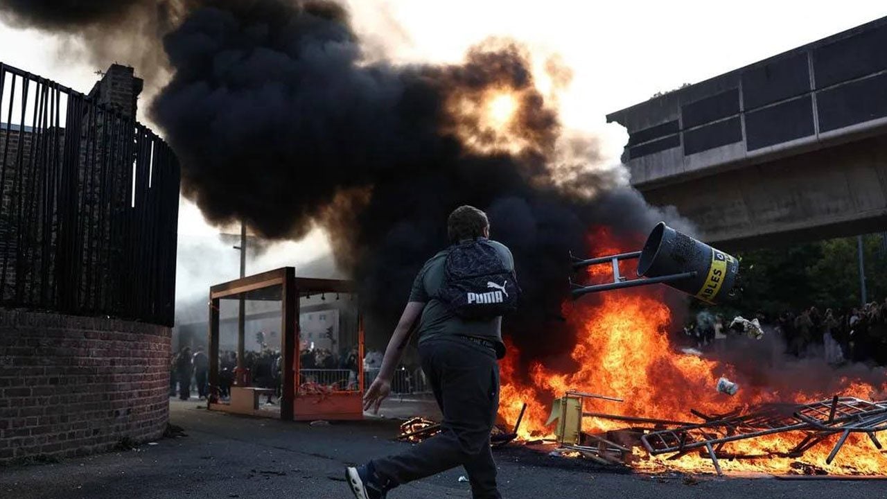Foto - Fransa’da işler iyice zıvanadan çıktı: Binden fazla okul eylemde, 5 bin kişi gözaltında!
