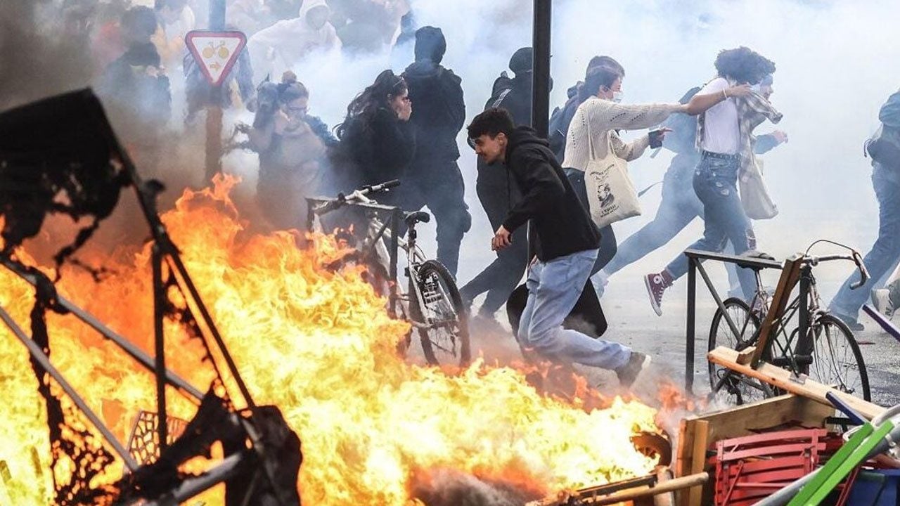 Foto - Fransa’da işler iyice zıvanadan çıktı: Binden fazla okul eylemde, 5 bin kişi gözaltında!