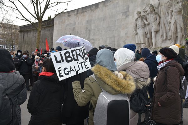 Foto - Fransa'da fişlenen Müslümanlar İslam düşmanlığına karşı meydanlara indi