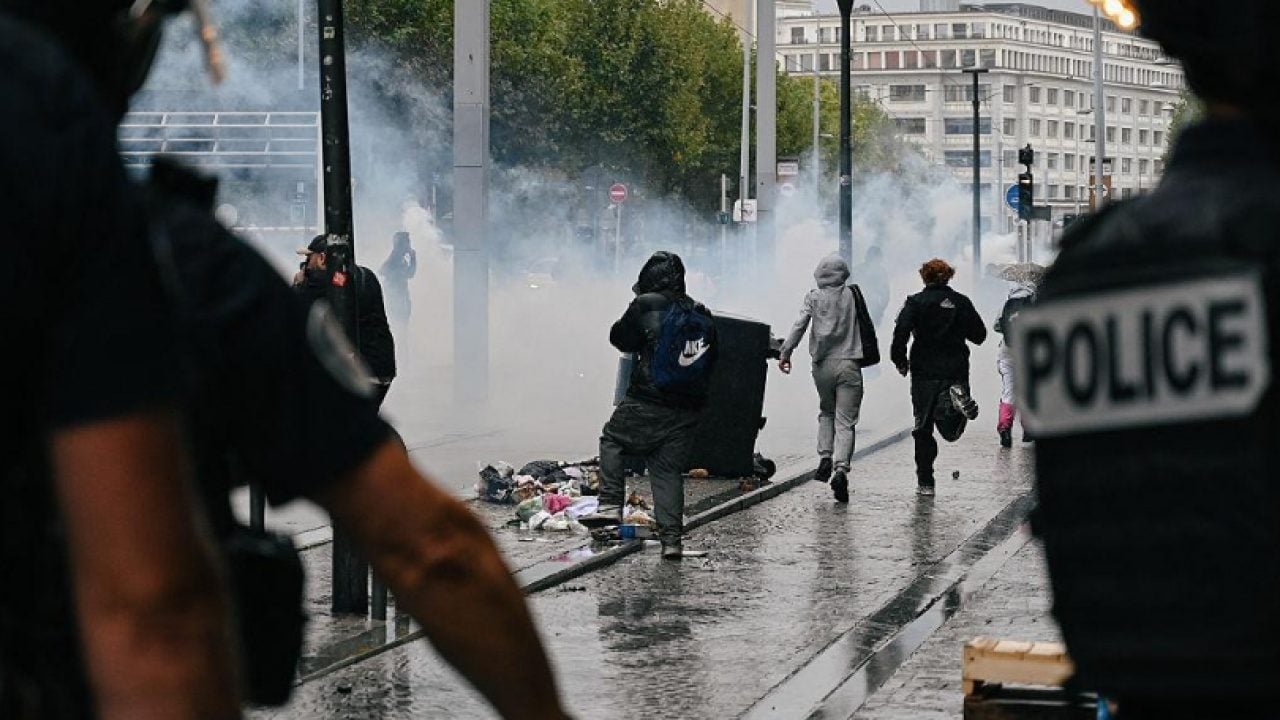 Foto - Fransa’da öfke dinmiyor! Polis müdahalesindeki görüntüler yargıya taşındı