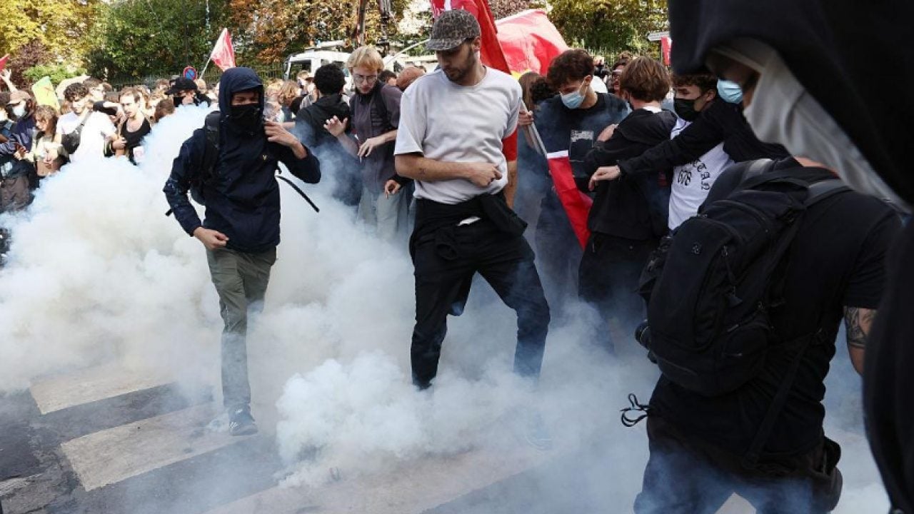Foto - Fransa’da öfke dinmiyor! Polis müdahalesindeki görüntüler yargıya taşındı