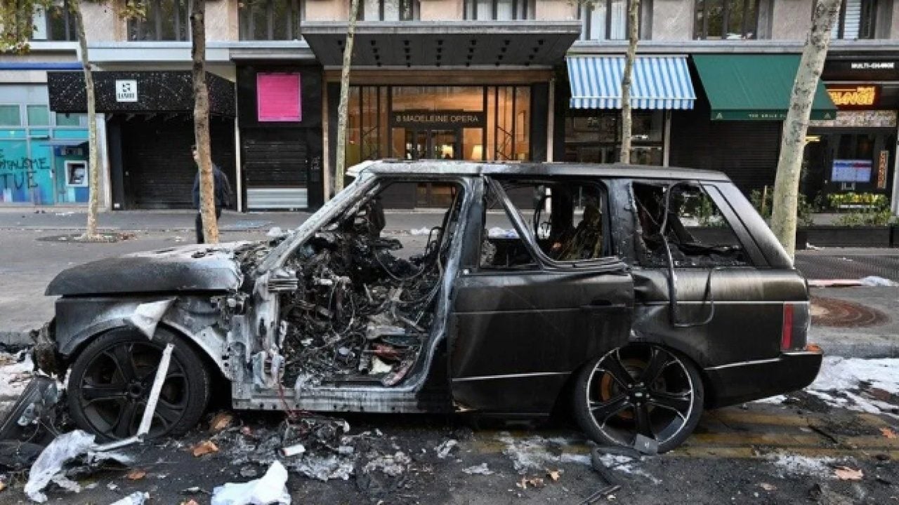 Foto - Fransa’da öğrencilere polis şiddeti! 2 binden fazla genç gözaltına alındı
