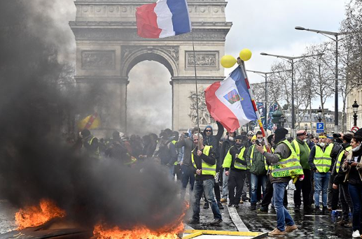 Foto - Fransa'da olaylar büyüyor! Başbakan kriz merkezinde Marsilya yanıyor